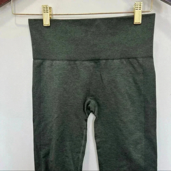 Lululemon Seamlessly Street Crop Heathered Gator Green Size 4 - Picture 4 of 11
